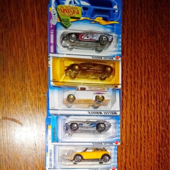 Collection of Vintage Hot Wheel Vehicles, New in Original Packages - Picture 4 of 7
